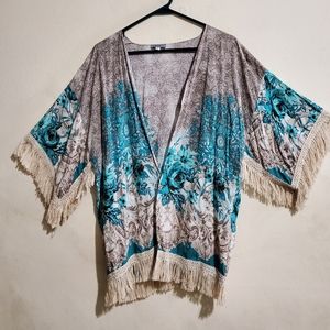 Kenta Top With Fringe Size Small. Free style